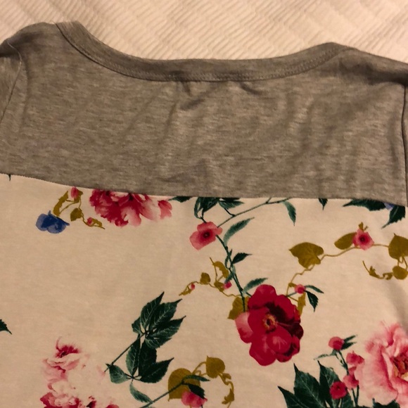 Floral T Shirt - Picture 5 of 6